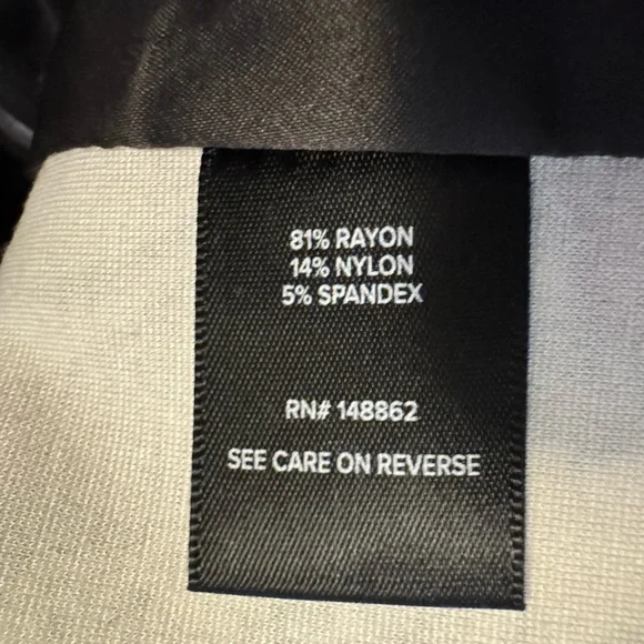 Torrid Black and Pink Floral Blazer - Picture 4 of 4